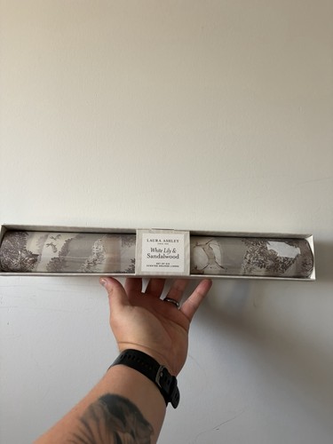 Laura ashley scented - laura,